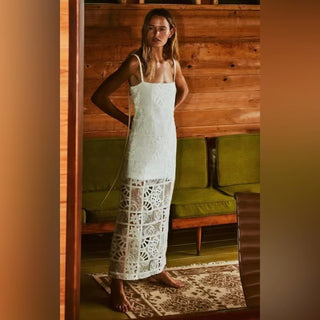 Alexis Bronze Women's White Sleeveless Square Neck Overlay French Lace Cut Party Cocktail Midi Dress